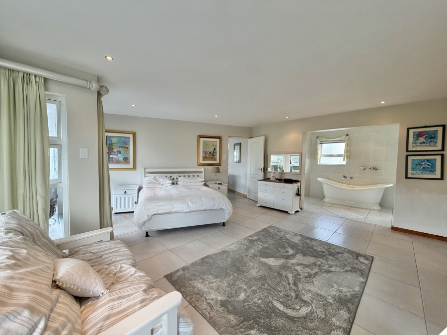 6 Bedroom Property for Sale in Marina Martinique Eastern Cape